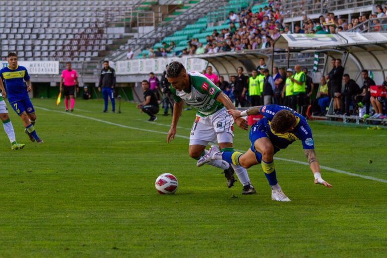 Deportes Temuco logró triunfo ante Barnechea en el estadio Germán Becker
