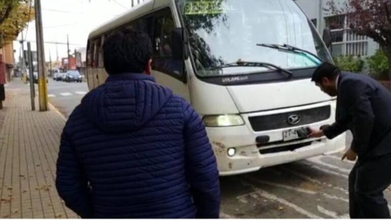 Encapuchados dispararon contra un minibus que trasladaba a 23 estudiantes de enseñanza media en Tirúa