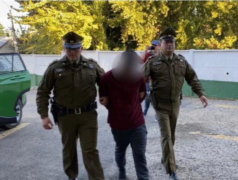 Carabineros arrestó a sujetos que intentaron atracar a adolescente en Angol