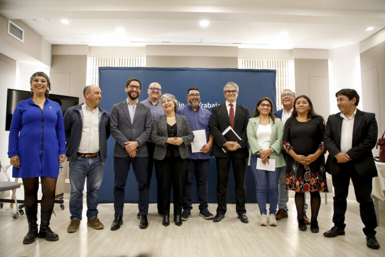 Gobierno y CUT llegan a acuerdo por salario mínimo
