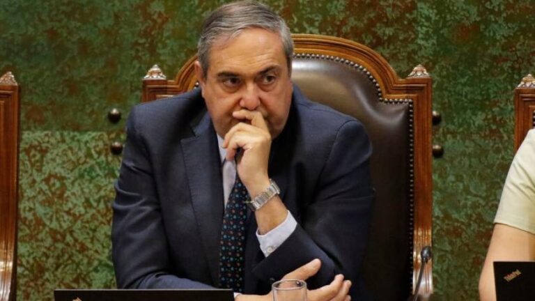 Vicepresidente de la Cámara de Diputados, Carlos Bianchi anuncia que renunciará este lunes por un “excesivo control” del Ejecutivo