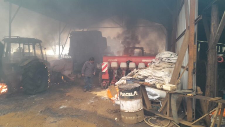 Nuevo atentado: Agricultor herido a bala y su casa completamente quemada en Malleco