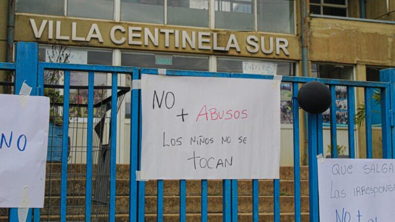 Defensoría de la Niñez interpuso querella en contra de Cecosf a cargo de operativo médico en escuela de Talcahuano