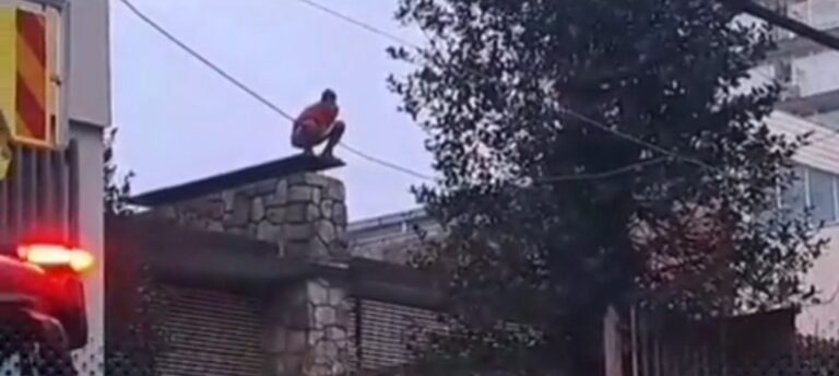 Pacientes de la UEPI se lanza desde el techo del Hospital Regional de Temuco