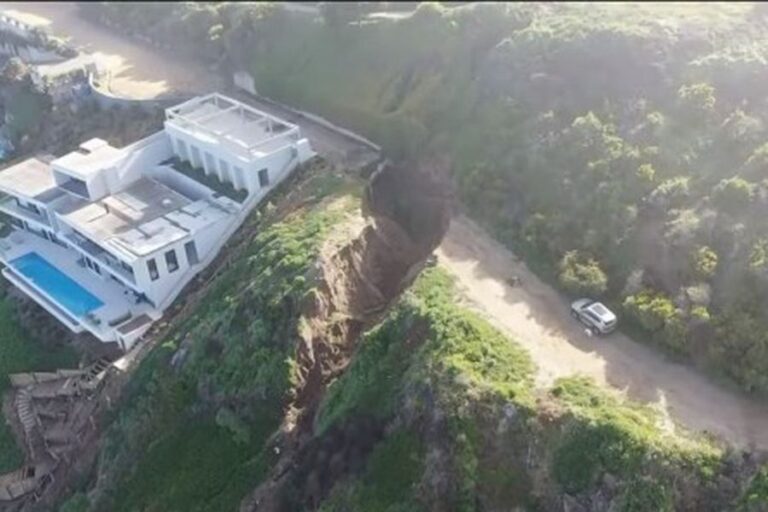 Socavón afecta condominio en Cachagua