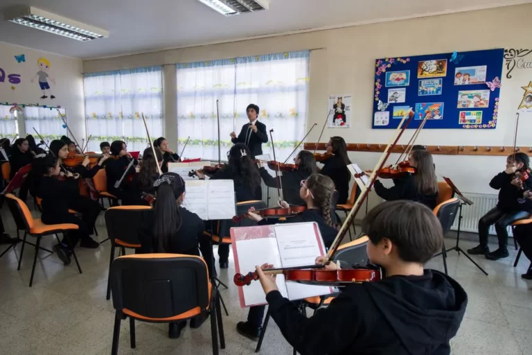 Orquesta de Cámara Escolar de Curacautín tocará en el Teatro Municipal de Santiago