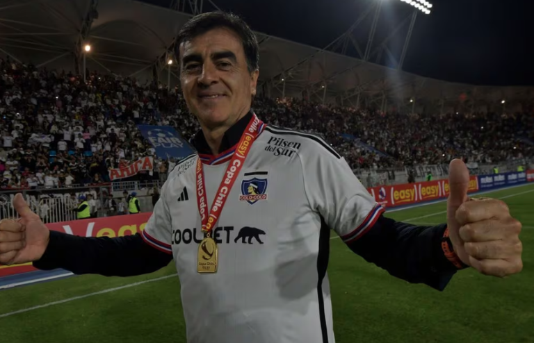 Blanco y Negro acordó poner fin al ciclo de Gustavo Quinteros