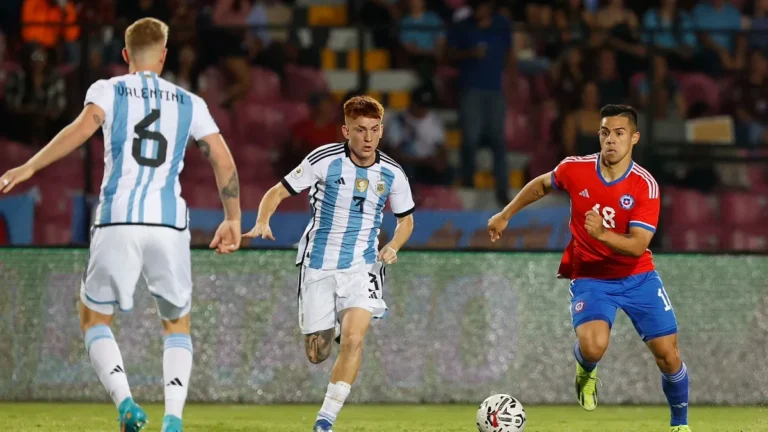 Chile perdió 5 a 0 ante Argentina y queda eliminado del Preolímpico Sub 23