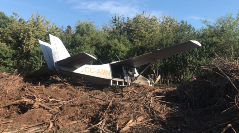 Avioneta capotó en el aeródromo de Villarrica tras aterrizaje de emergencia