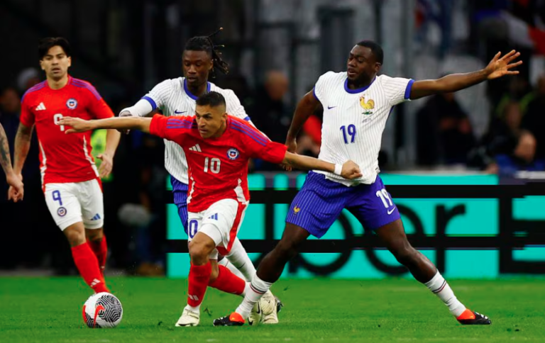 Chile cayó 3-2 frente a Francia en el segundo encuentro de la era de Gareca
