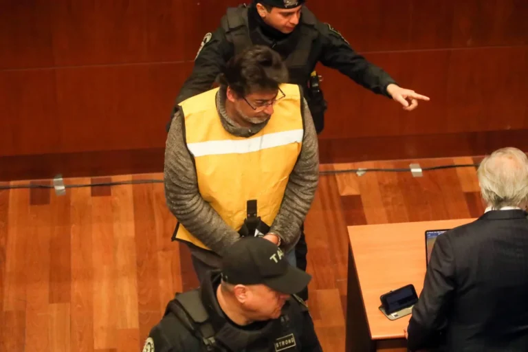 Tribunal rechaza recurso para postergar revisión de cautelares