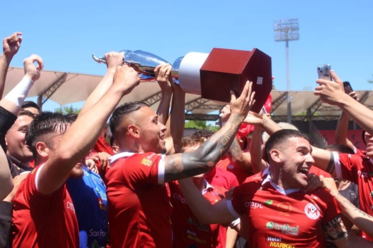 Malleco Unido levanta la copa de la Liguilla