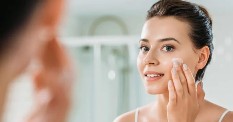 ¿Qué beneficios tiene usar protector solar facial?