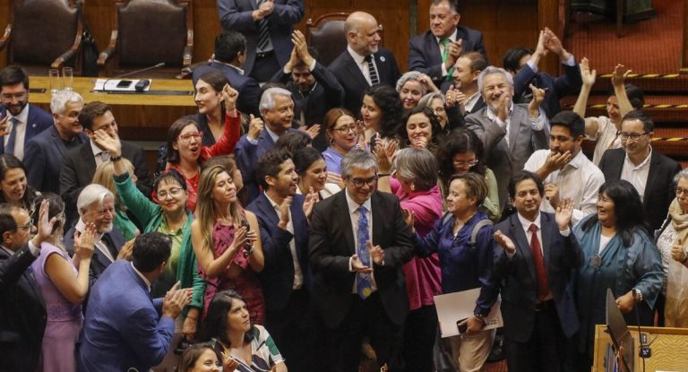 El Parlamento aprobó histórica reforma de pensiones
