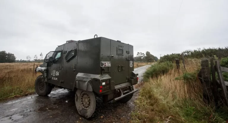 Ataque incendiario en Victoria dejó a una carabinera herida tras balacera