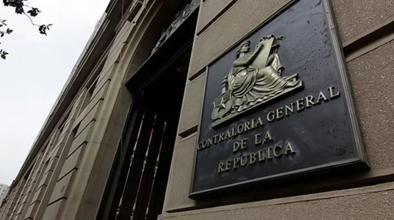 Contraloría detecta falencias en la estrategia para la gestión de incendios de Senapred