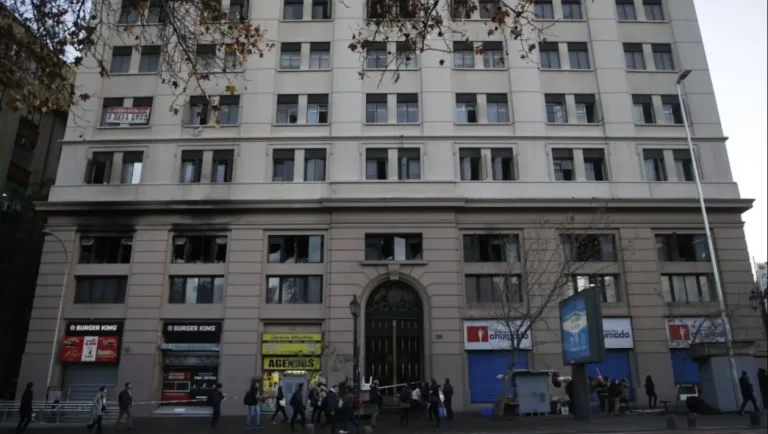 Realizan diligencias en Ministerio de Bienes Nacionales tras fallida compra de casa de Allende