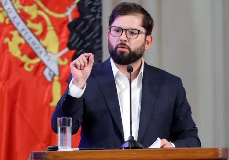 Fiscalía invita a declarar al Presidente Gabriel Boric