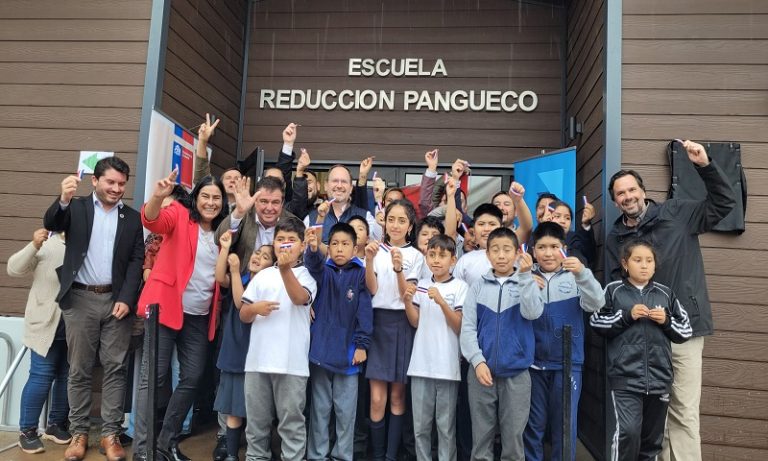 Inauguran moderna escuela rural en Galvarino que fue destruida por incendios forestales