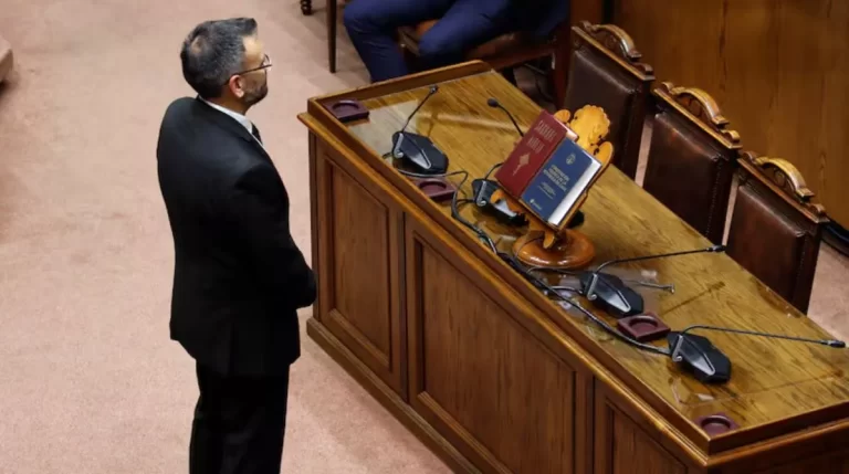 Tomás de Rementería asume como senador en reemplazo de Isabel Allende