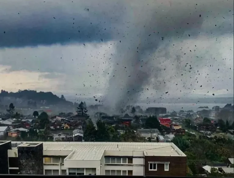 Tornado deja serios daños en Puerto Varas