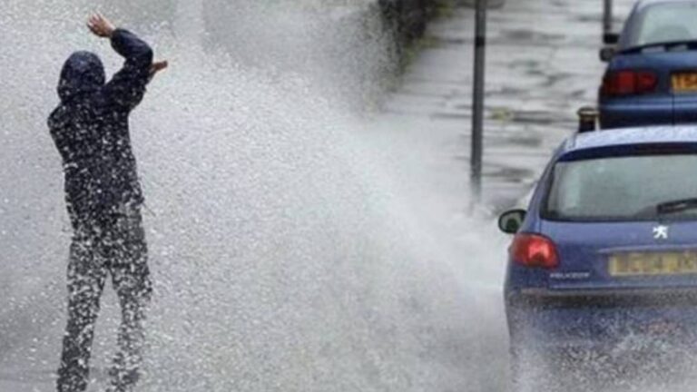 ¿Cuál es la multa por mojar a un peatón con el auto?