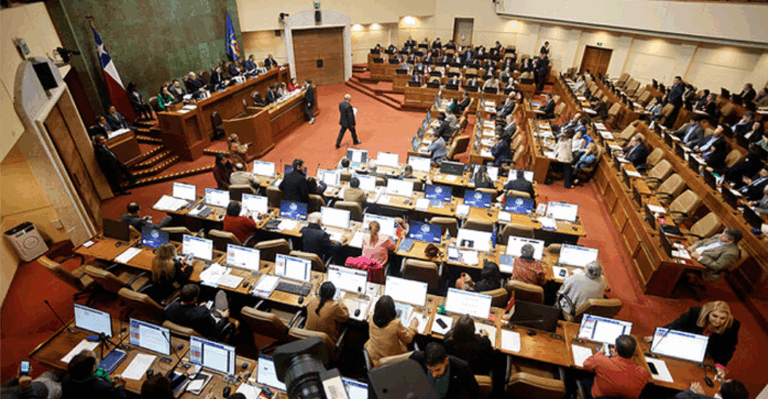 Cámara de Diputados hará sesión especial para votar proyecto que pone multa por no sufragar ante demora del Gobierno
