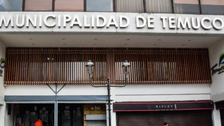 Administrador municipal podría ser removido por licitar millonarios proyectos a firmas socias