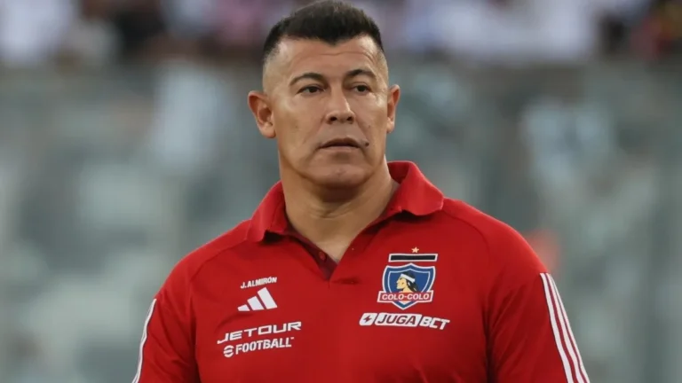 Jorge Almirón deja de ser el DT de Colo Colo